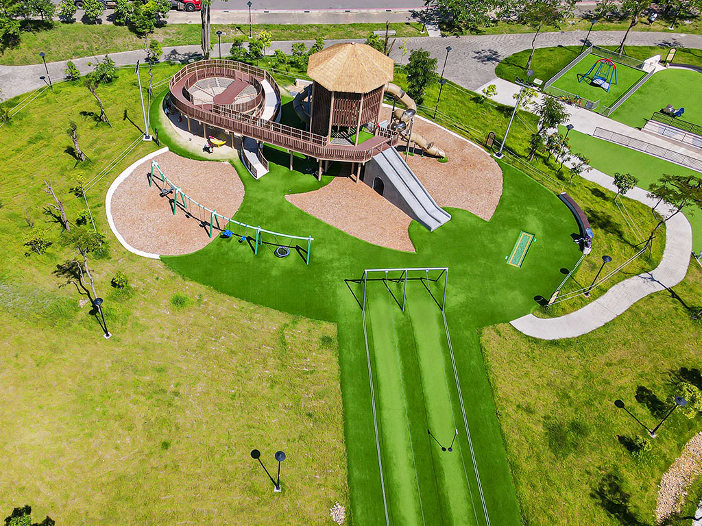 新店十四張歷史公園遊戲場位於央北重劃區,以農村和水圳做為主題公園